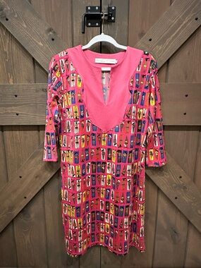 Tracy Negoshian Hot Pink Multi-Color Printed V-Neck Shift Dress